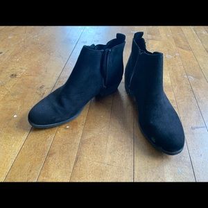 Women’s black booties